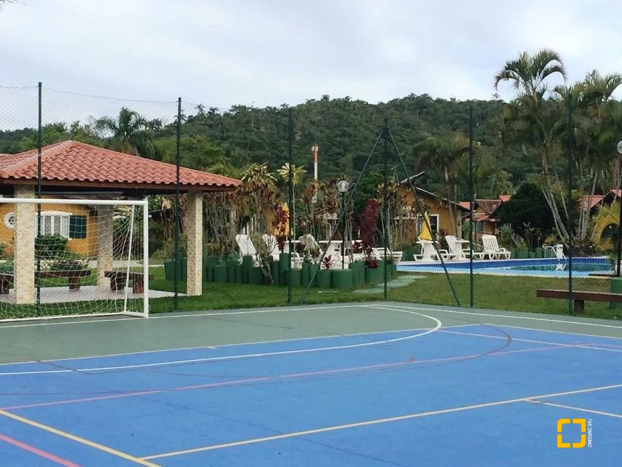 Casa com 58m², 1 quarto, 1 garagem, no bairro Cachoeira do Bom Jesus em Florianópolis
