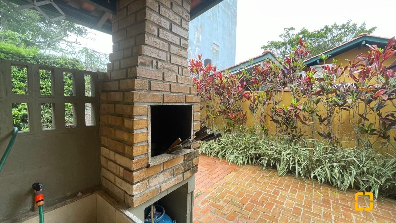 Casa com 54m², 1 quarto, 1 garagem, no bairro Cachoeira do Bom Jesus em Florianópolis