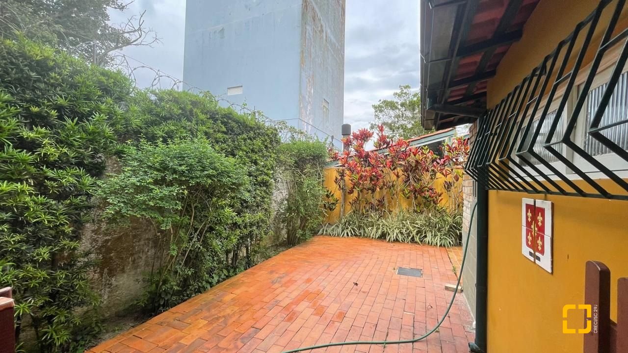 Casa com 54m², 1 quarto, 1 garagem, no bairro Cachoeira do Bom Jesus em Florianópolis