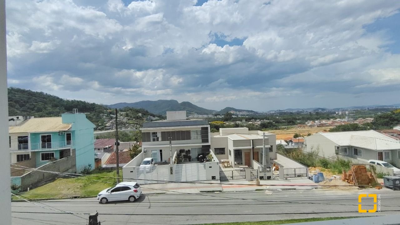 Casa com 81m², 2 quartos, 2 garagens, no bairro Bela Vista em Palhoça