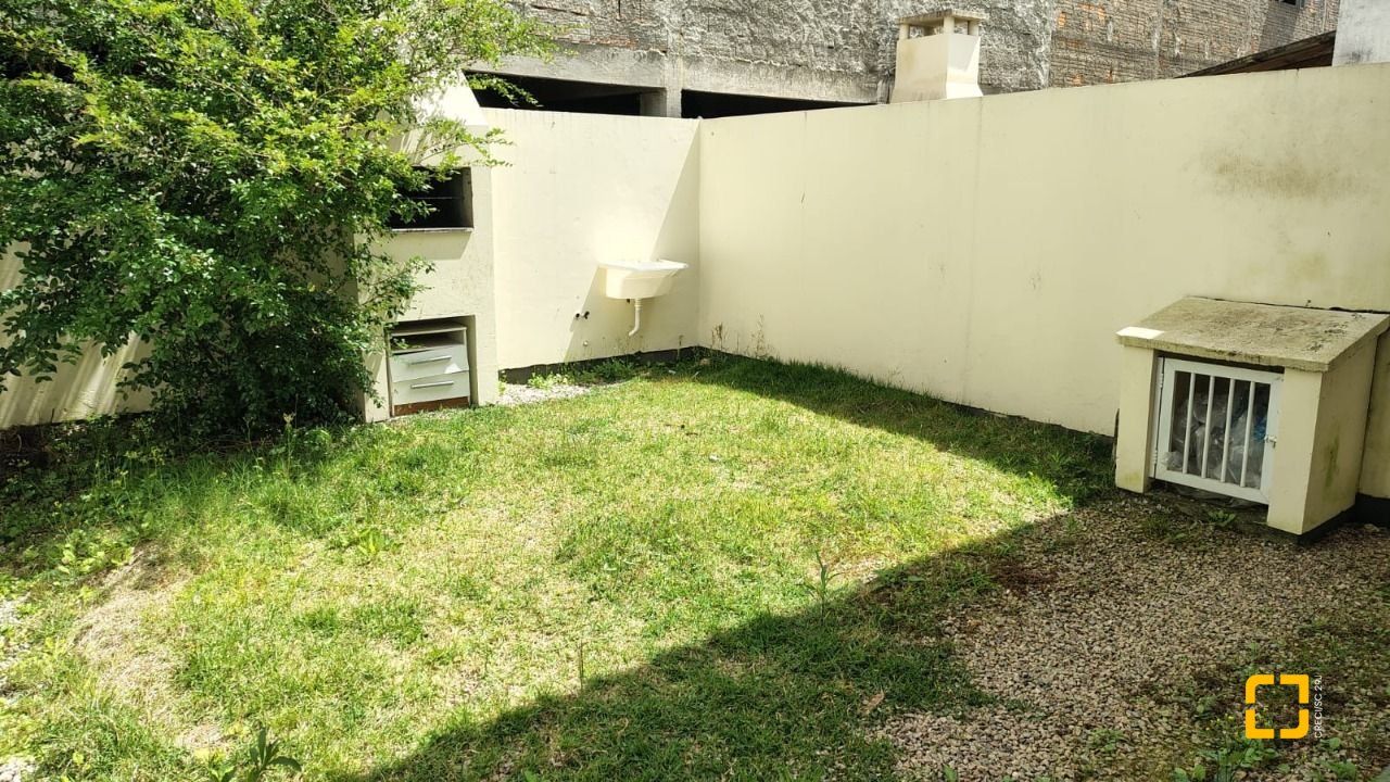 Casa com 81m², 2 quartos, 2 garagens, no bairro Bela Vista em Palhoça