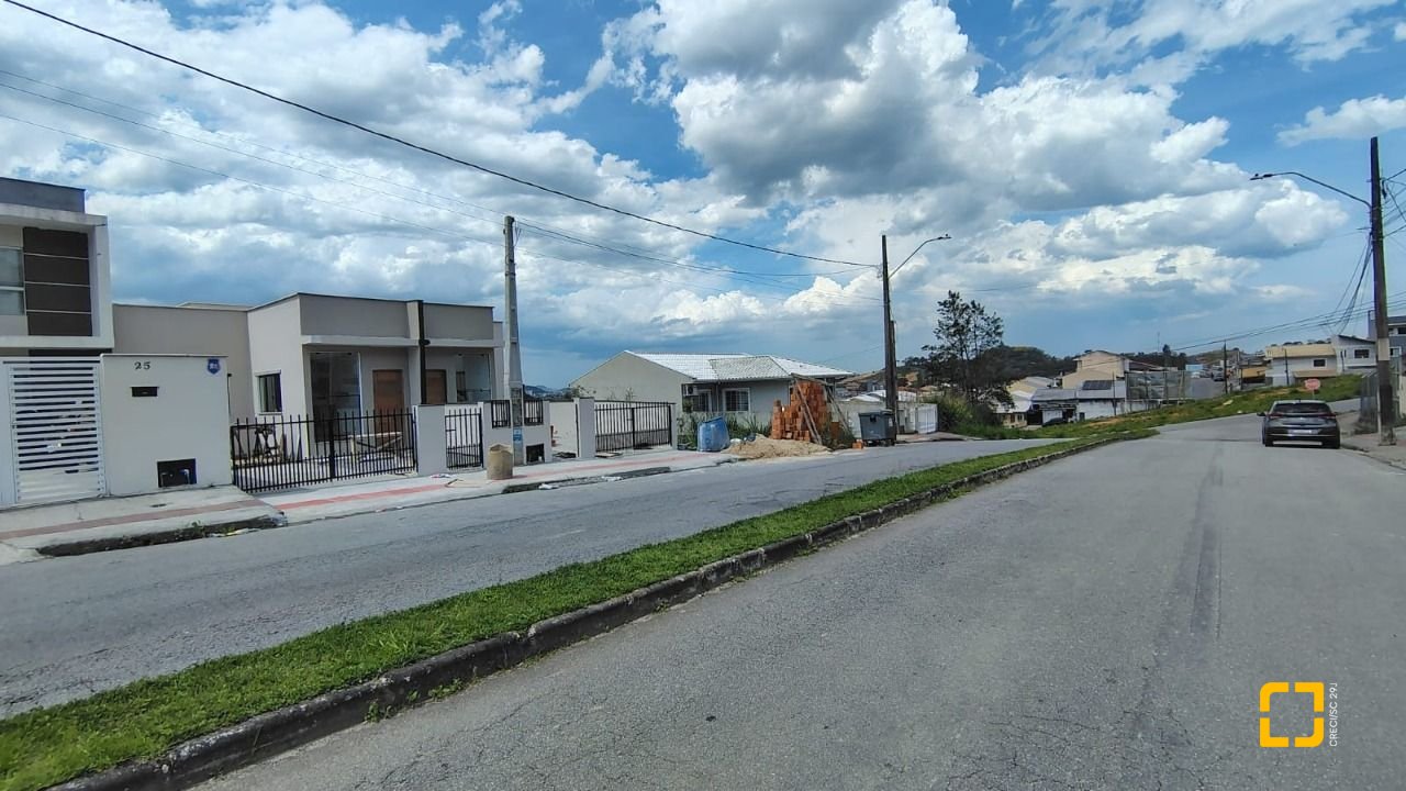 Casa com 81m², 2 quartos, 2 garagens, no bairro Bela Vista em Palhoça