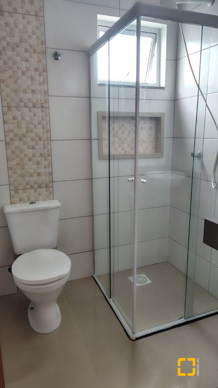 Casa com 81m², 2 quartos, 2 garagens, no bairro Bela Vista em Palhoça