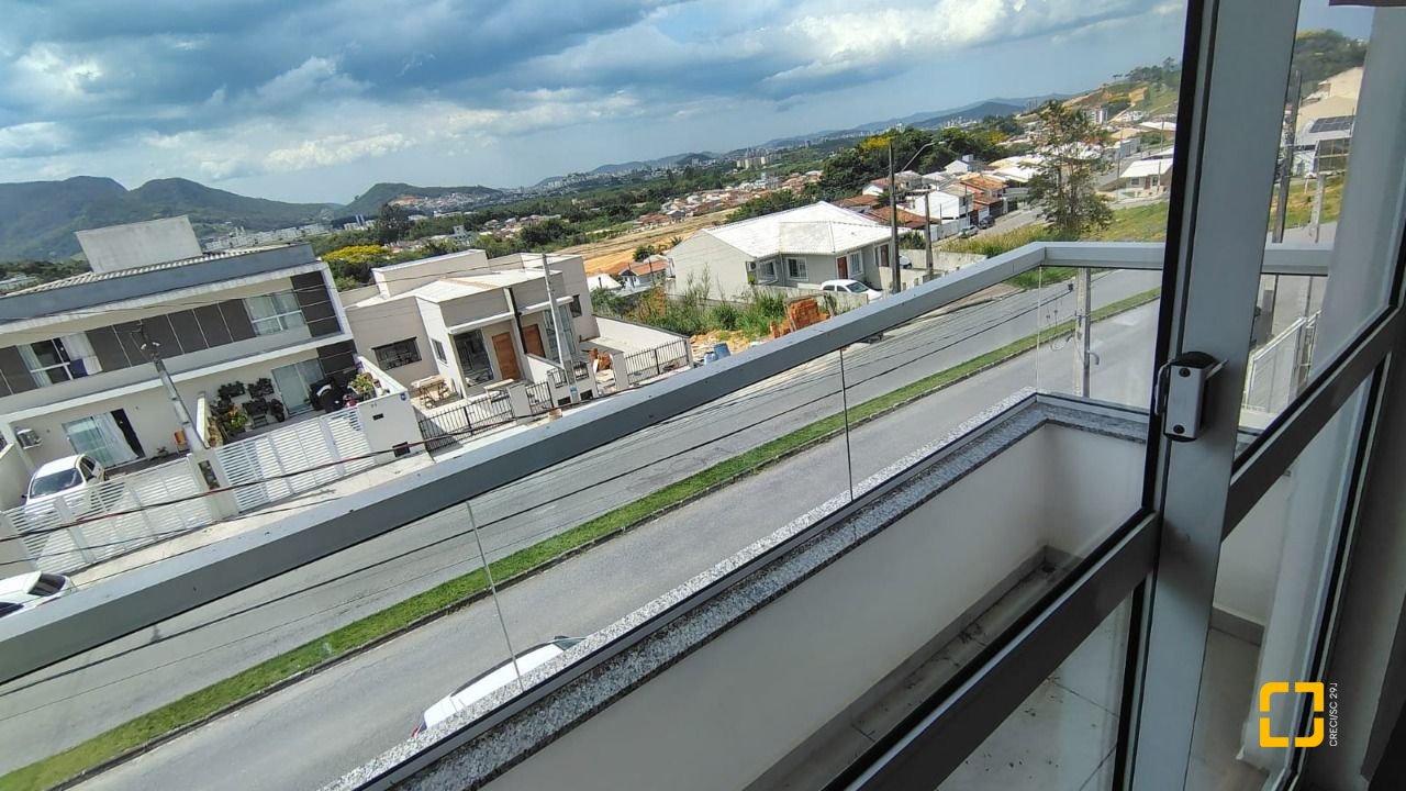 Casa com 81m², 2 quartos, 2 garagens, no bairro Bela Vista em Palhoça