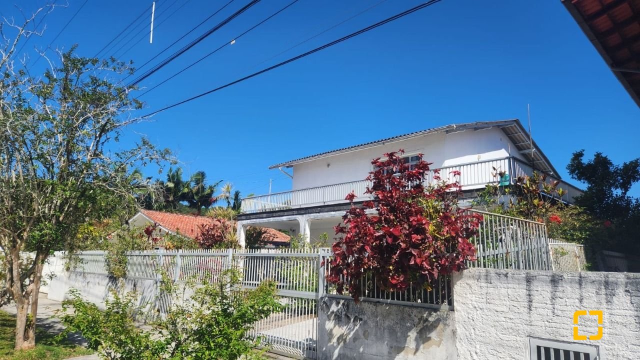 Terreno com 720m², no bairro Daniela em Florianópolis