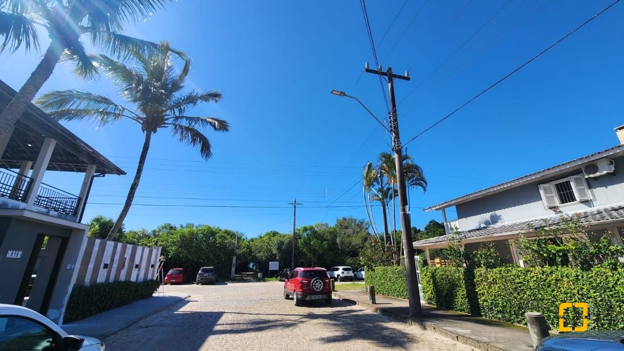 Terreno com 720m², no bairro Daniela em Florianópolis