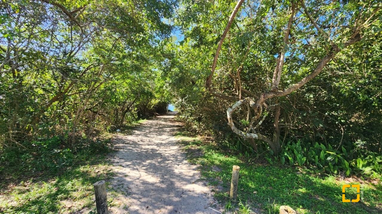 Terreno com 720m², no bairro Daniela em Florianópolis