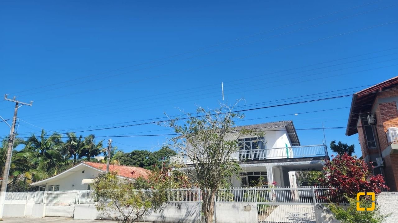 Terreno com 720m², no bairro Daniela em Florianópolis