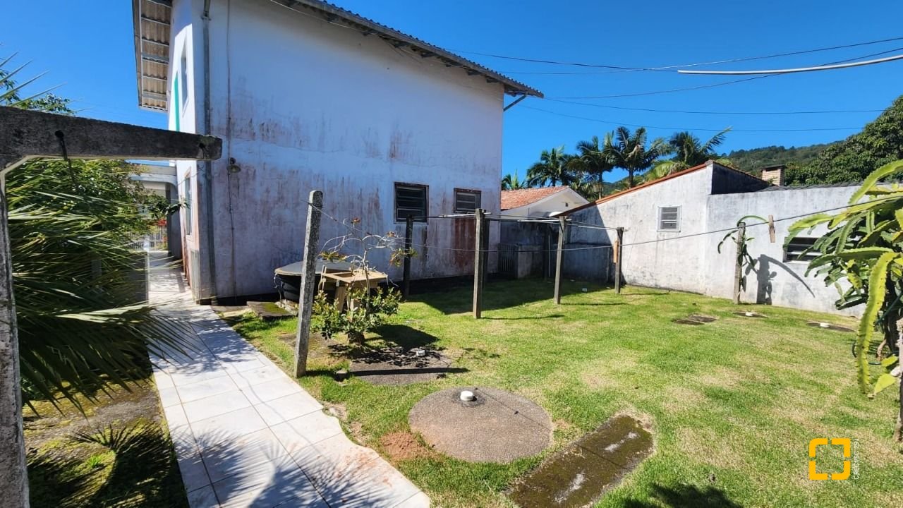 Terreno com 720m², no bairro Daniela em Florianópolis