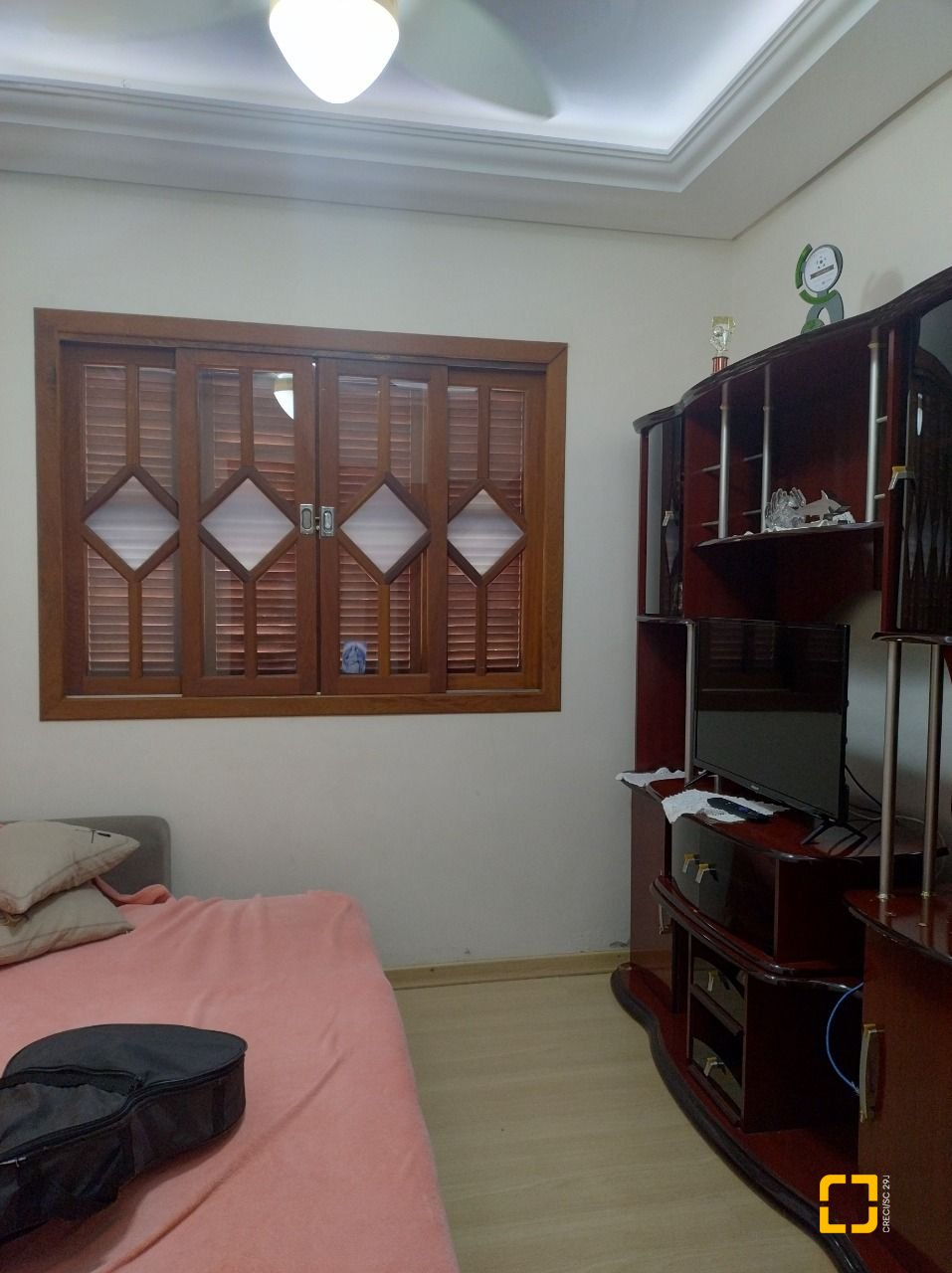 Casa com 212m², 5 quartos (sendo 1 suíte), 2 garagens, no bairro Vargem Grande em Florianópolis