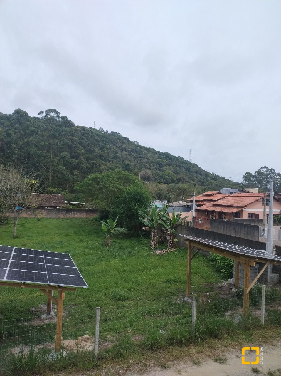 Casa com 212m², 5 quartos (sendo 1 suíte), 2 garagens, no bairro Vargem Grande em Florianópolis