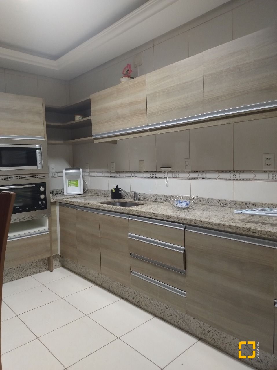 Casa com 212m², 5 quartos (sendo 1 suíte), 2 garagens, no bairro Vargem Grande em Florianópolis