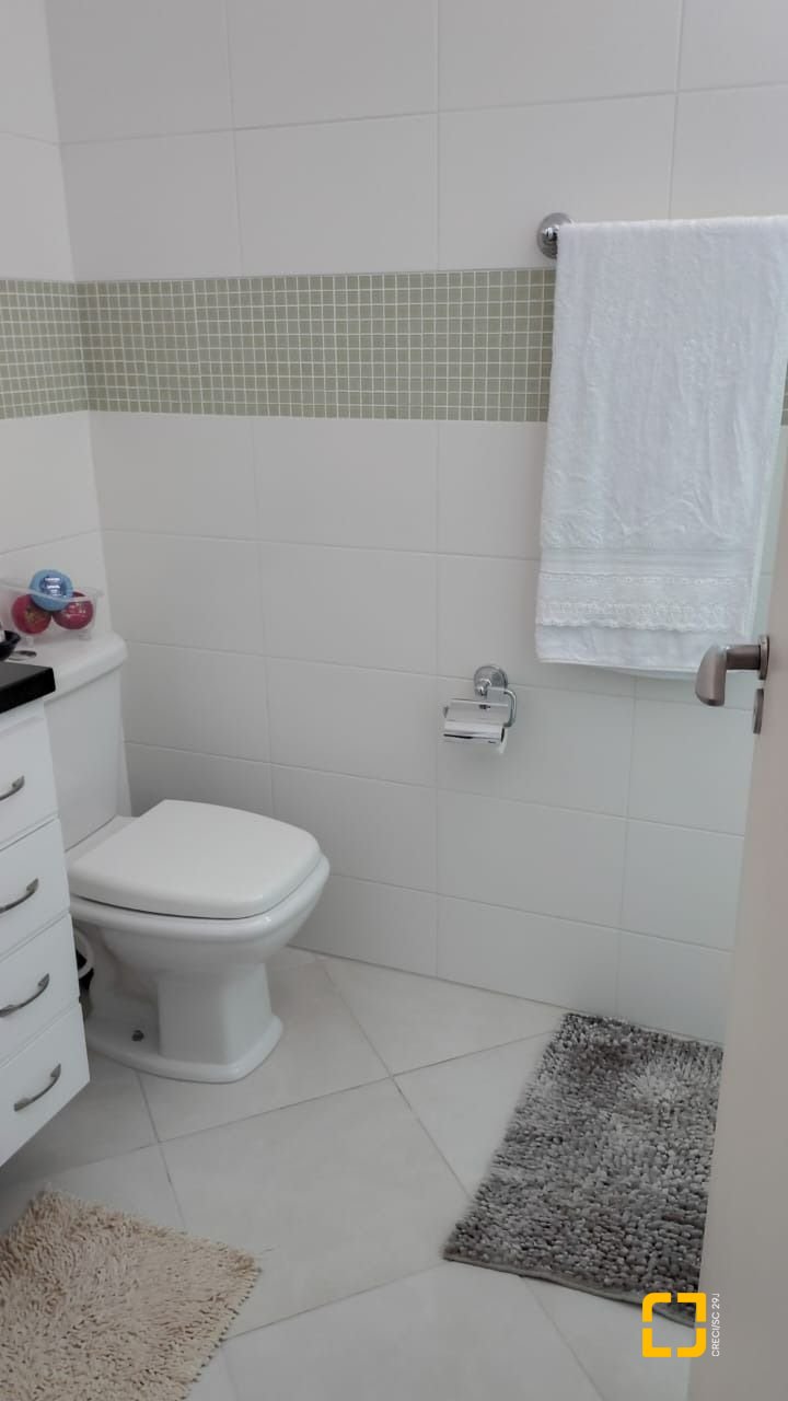 Apartamento com 99m², 4 quartos (sendo 1 suíte), 1 garagem, no bairro Coqueiros em Florianópolis