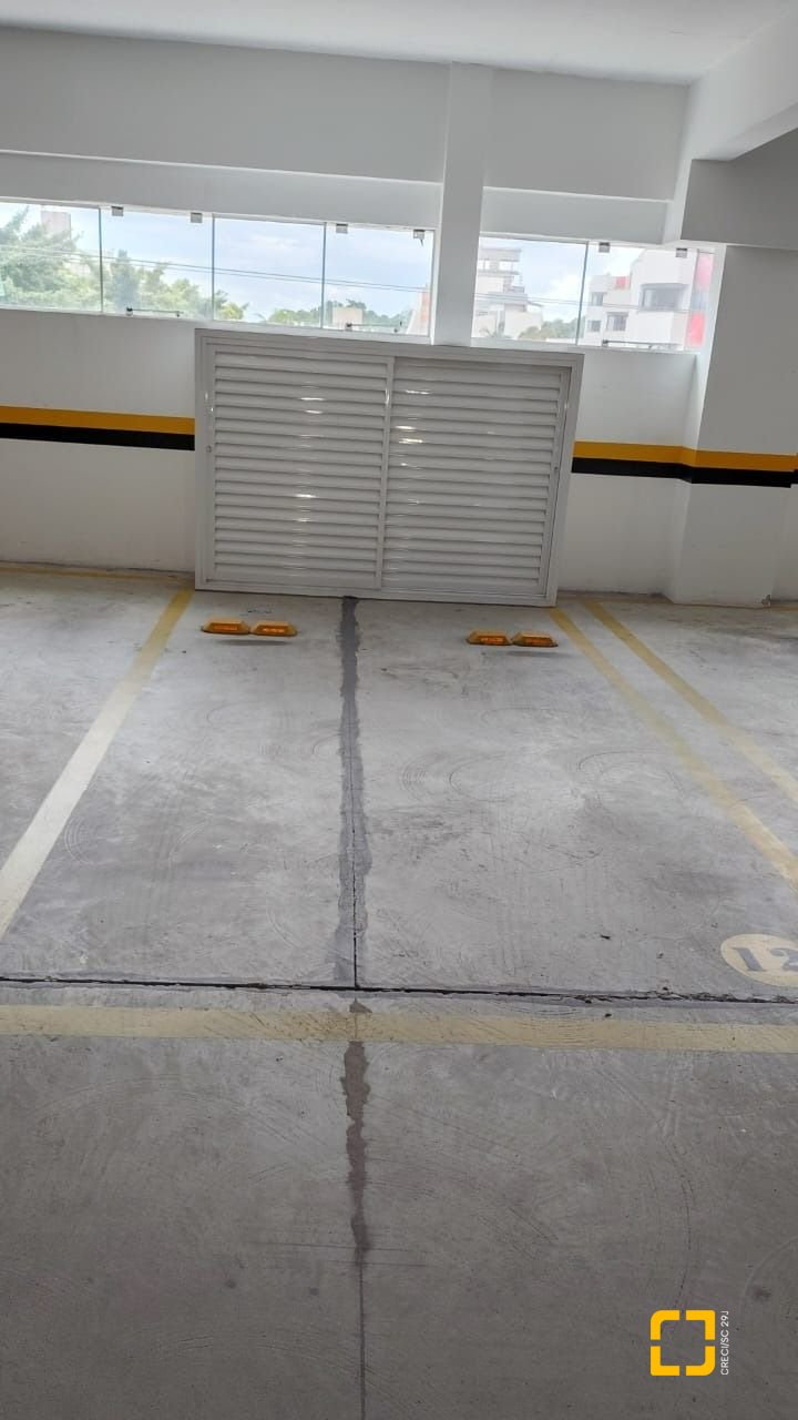 Apartamento com 99m², 4 quartos (sendo 1 suíte), 1 garagem, no bairro Coqueiros em Florianópolis