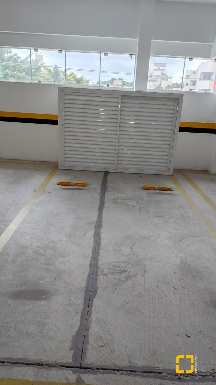Apartamento com 99m², 4 quartos (sendo 1 suíte), 1 garagem, no bairro Coqueiros em Florianópolis
