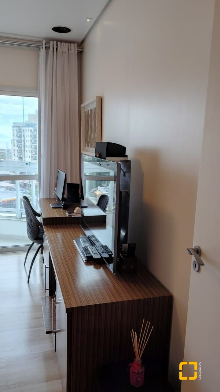 Apartamento com 99m², 4 quartos (sendo 1 suíte), 1 garagem, no bairro Coqueiros em Florianópolis