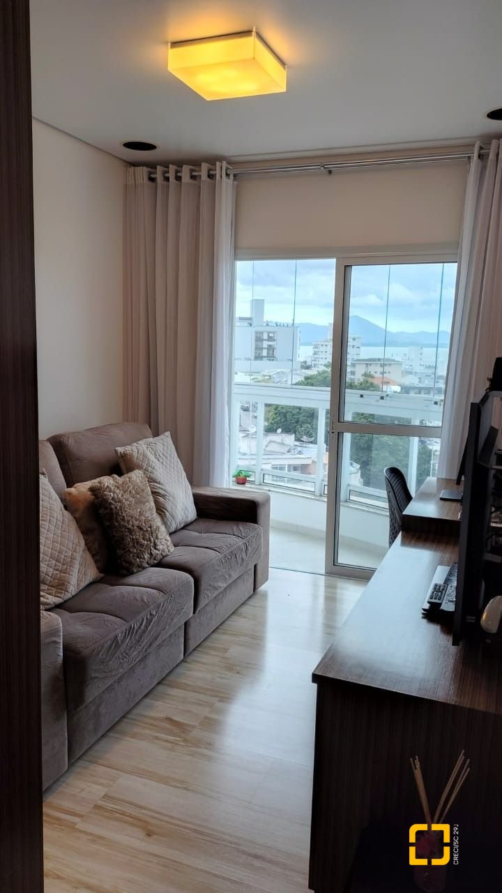 Apartamento com 99m², 4 quartos (sendo 1 suíte), 1 garagem, no bairro Coqueiros em Florianópolis