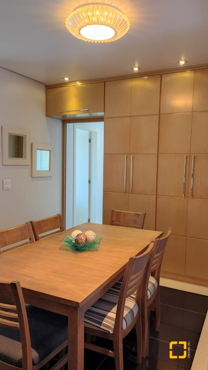 Apartamento com 99m², 4 quartos (sendo 1 suíte), 1 garagem, no bairro Coqueiros em Florianópolis