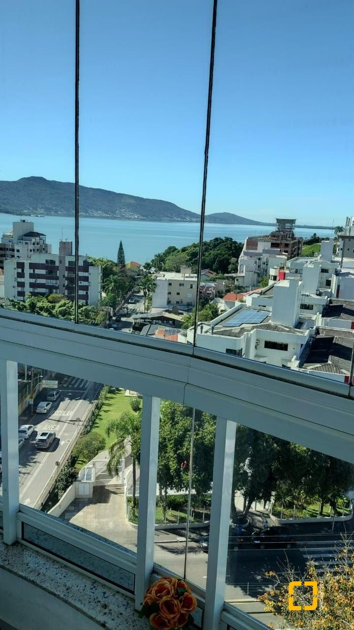 Apartamento com 99m², 4 quartos (sendo 1 suíte), 1 garagem, no bairro Coqueiros em Florianópolis