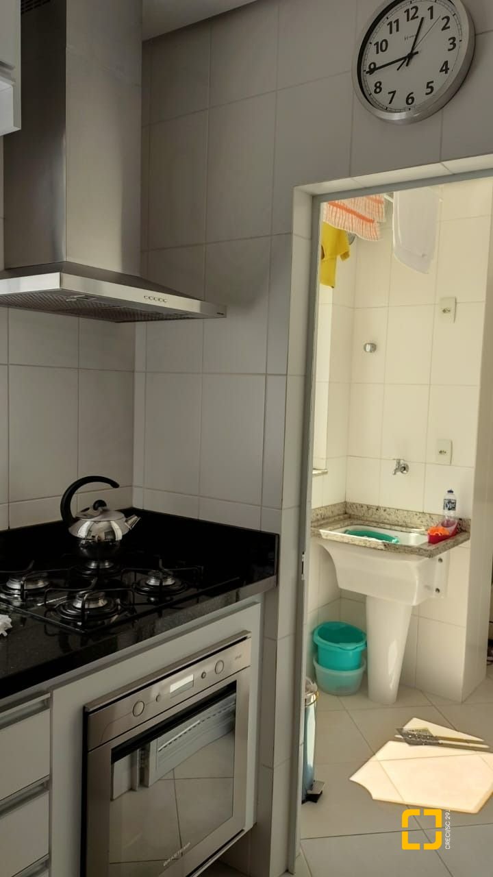 Apartamento com 99m², 4 quartos (sendo 1 suíte), 1 garagem, no bairro Coqueiros em Florianópolis