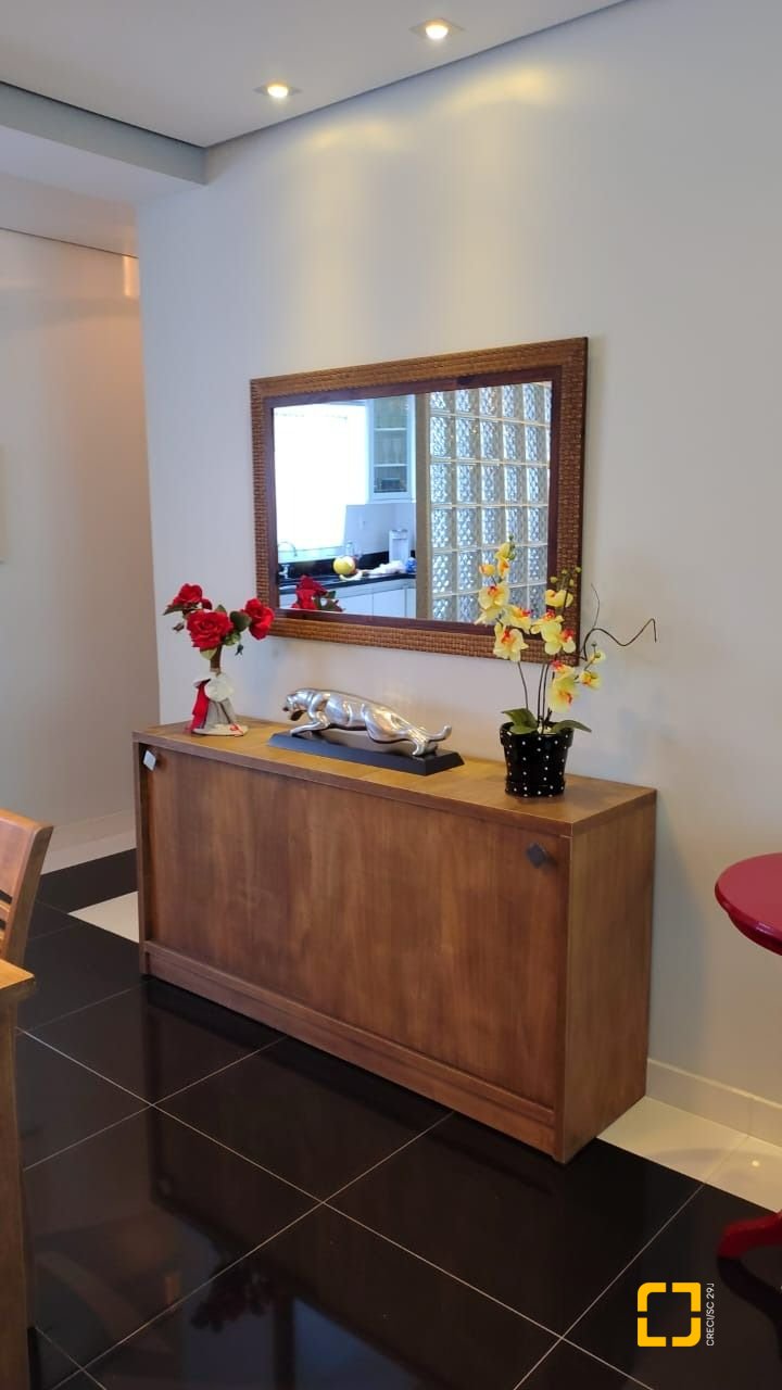 Apartamento com 99m², 4 quartos (sendo 1 suíte), 1 garagem, no bairro Coqueiros em Florianópolis