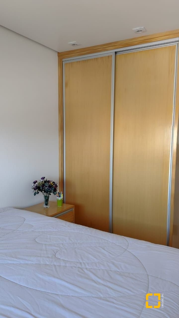Apartamento com 99m², 4 quartos (sendo 1 suíte), 1 garagem, no bairro Coqueiros em Florianópolis