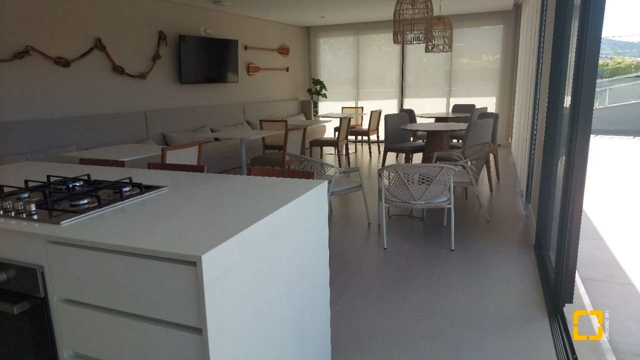 Loft com 53m², 1 quarto (sendo 1 suíte), 1 garagem, no bairro Lagoa da Conceição em Florianópolis