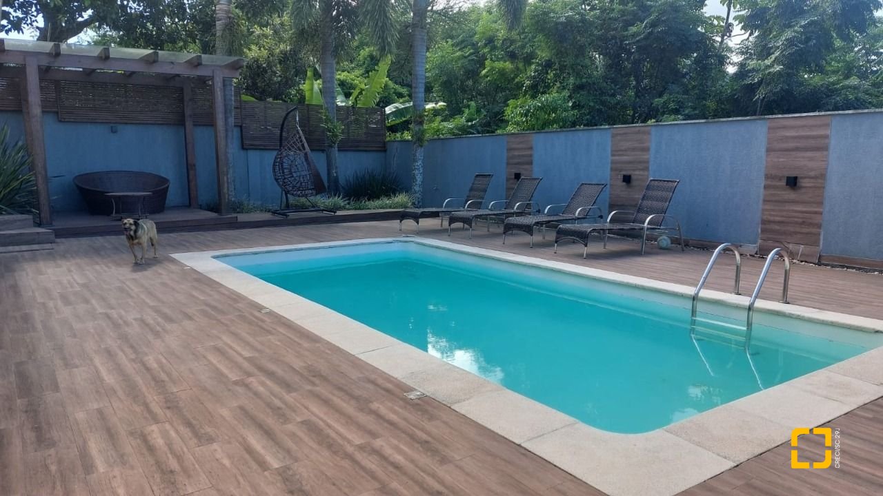 Casa com 136m², 2 quartos, 1 garagem, no bairro Rio Tavares em Florianópolis