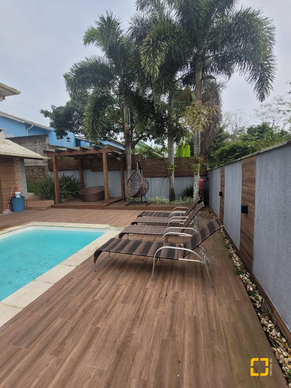 Casa com 136m², 2 quartos, 1 garagem, no bairro Rio Tavares em Florianópolis
