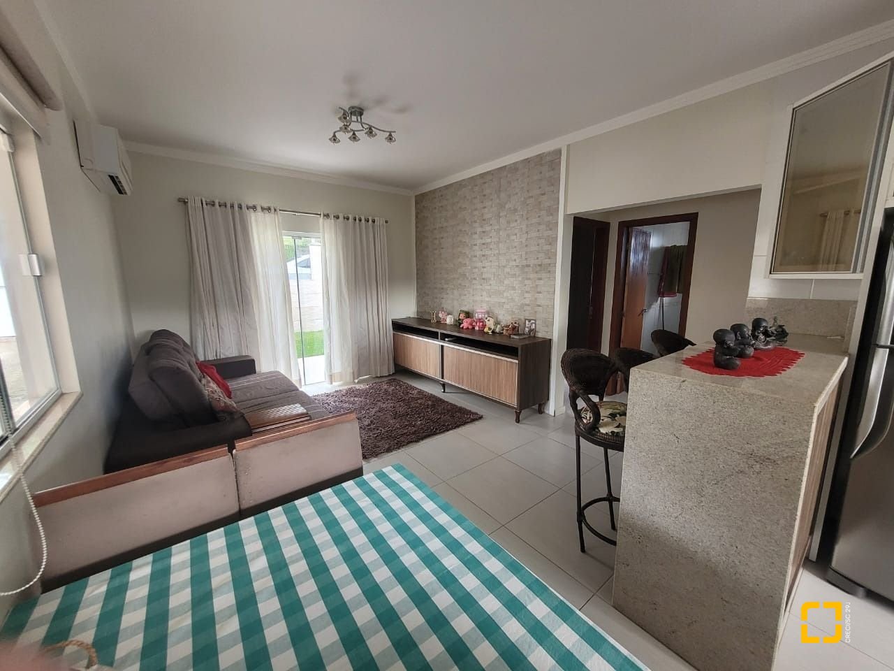 Casa com 136m², 2 quartos, 1 garagem, no bairro Rio Tavares em Florianópolis