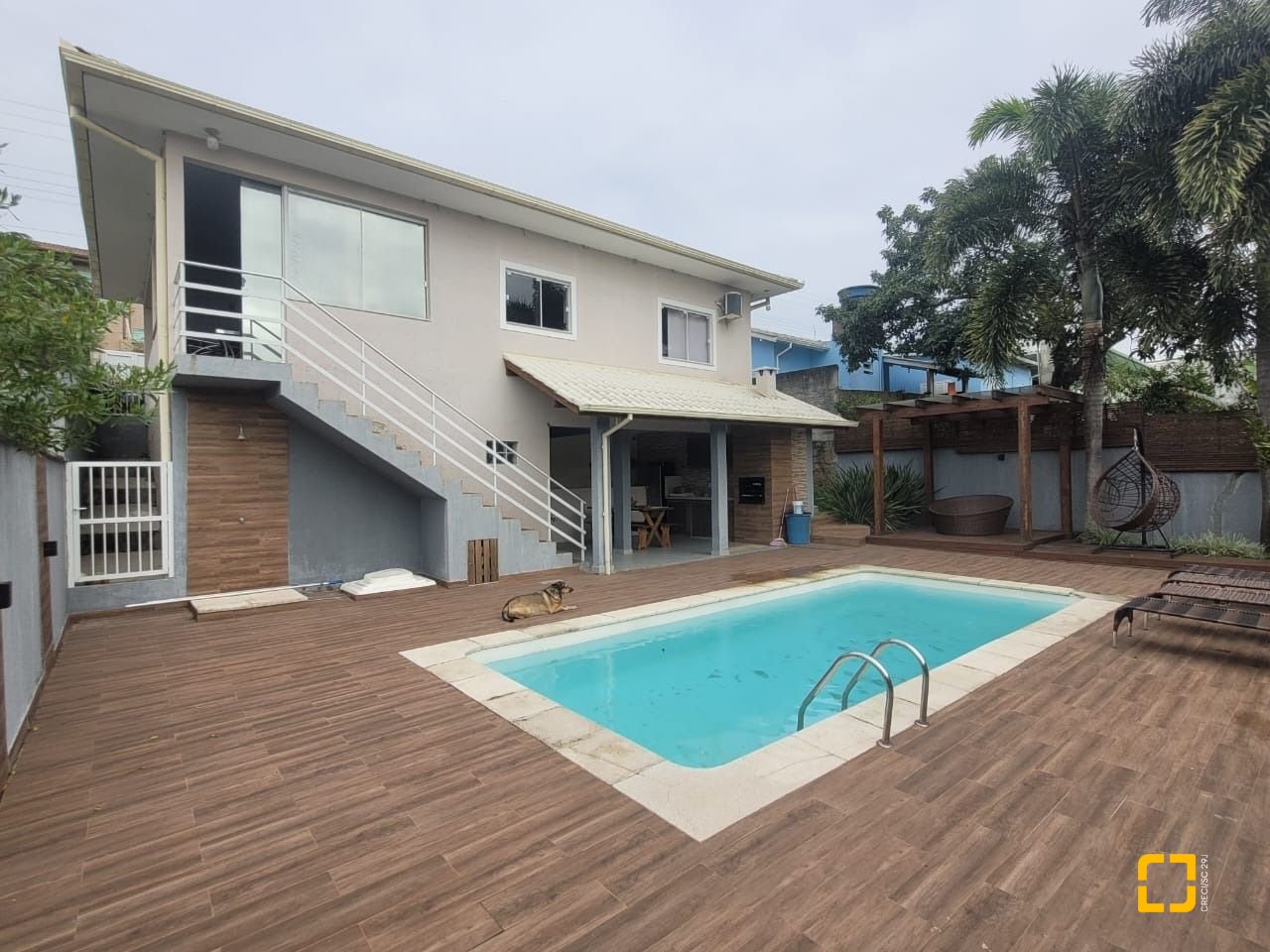 Casa com 136m², 2 quartos, 1 garagem, no bairro Rio Tavares em Florianópolis