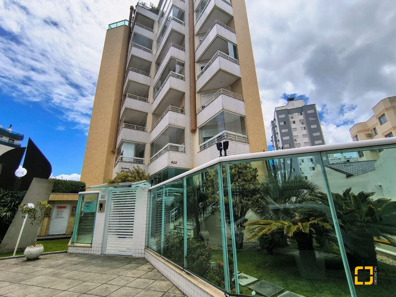 Apartamento com 120m², 5 quartos (sendo 1 suíte), 3 garagens, no bairro Balneário em Florianópolis