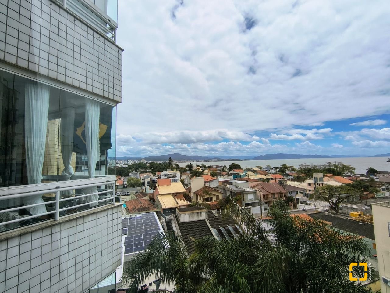 Apartamento com 120m², 5 quartos (sendo 1 suíte), 3 garagens, no bairro Balneário em Florianópolis