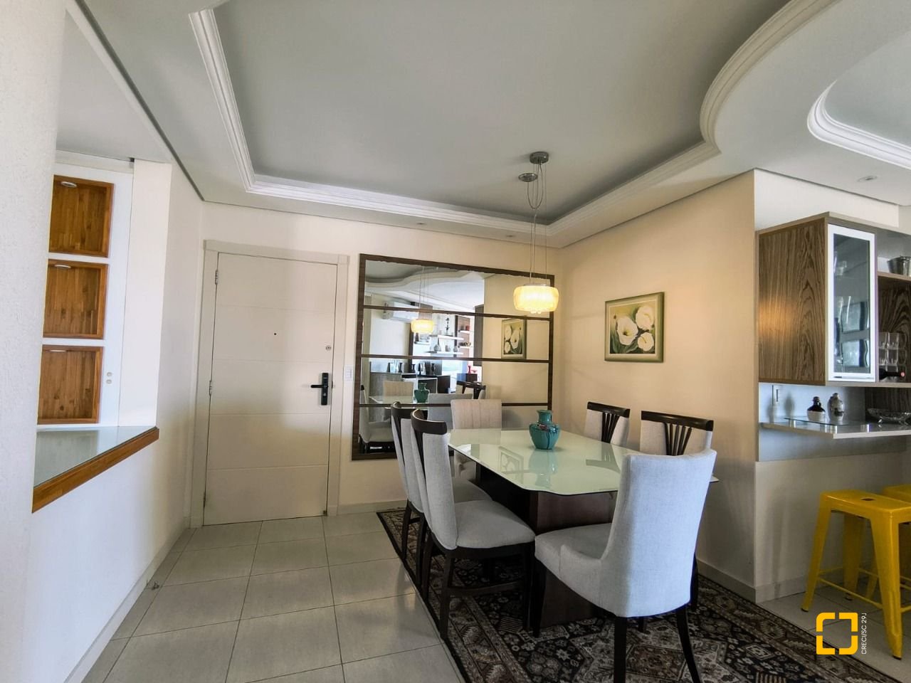 Apartamento com 120m², 5 quartos (sendo 1 suíte), 3 garagens, no bairro Balneário em Florianópolis