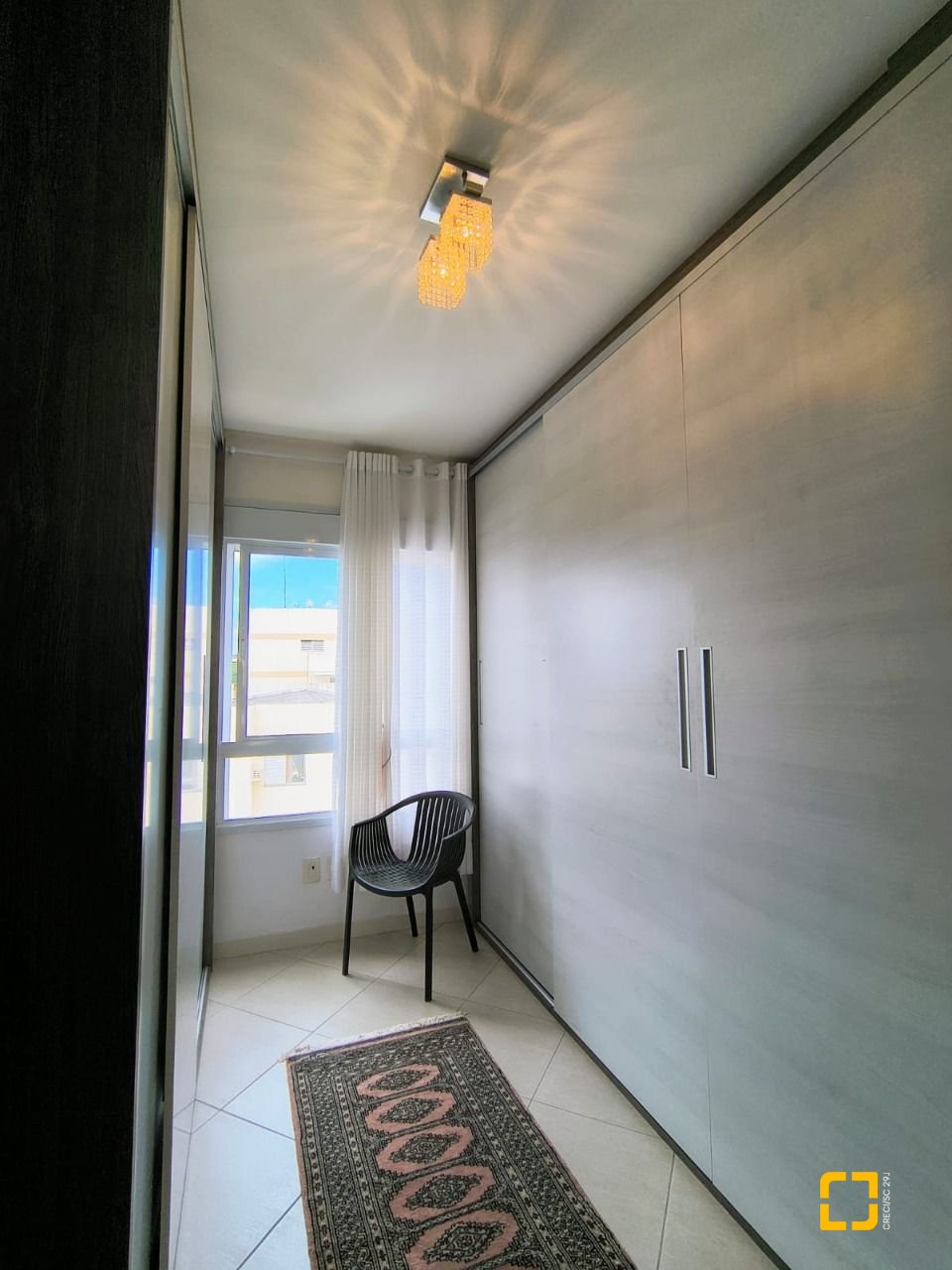 Apartamento com 120m², 5 quartos (sendo 1 suíte), 3 garagens, no bairro Balneário em Florianópolis