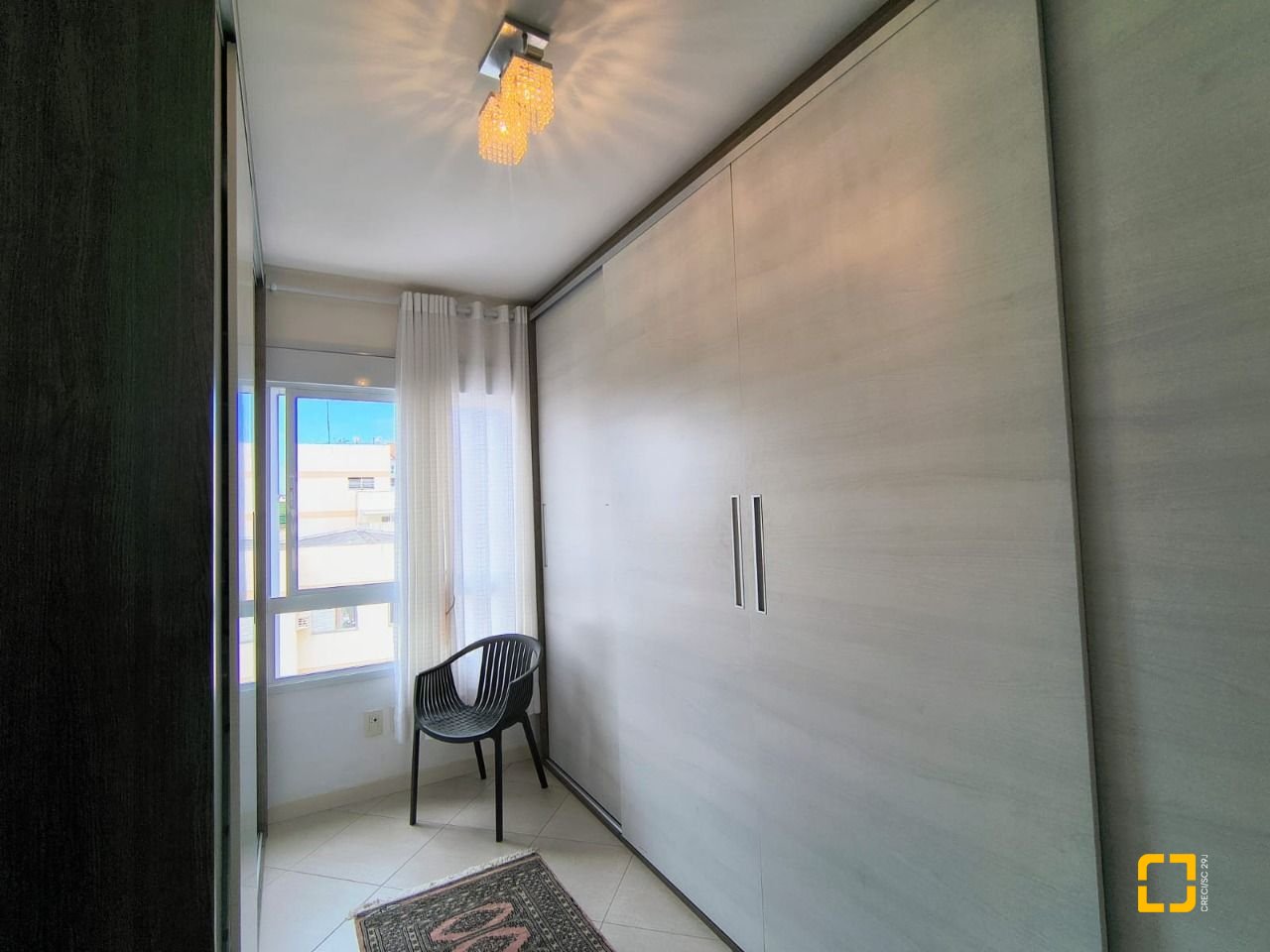 Apartamento com 120m², 5 quartos (sendo 1 suíte), 3 garagens, no bairro Balneário em Florianópolis