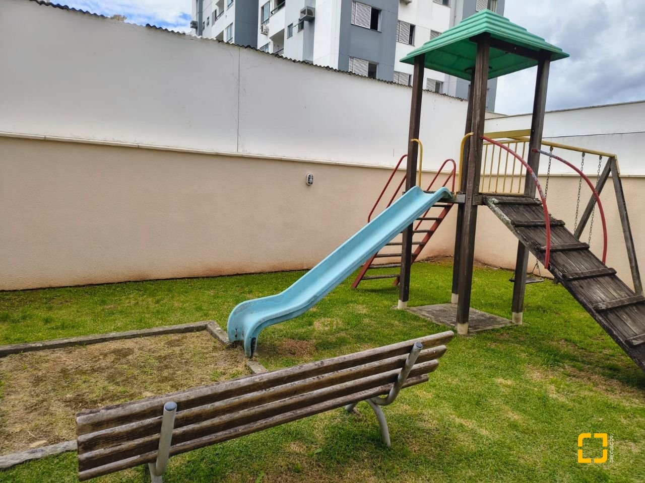 Apartamento com 120m², 5 quartos (sendo 1 suíte), 3 garagens, no bairro Balneário em Florianópolis
