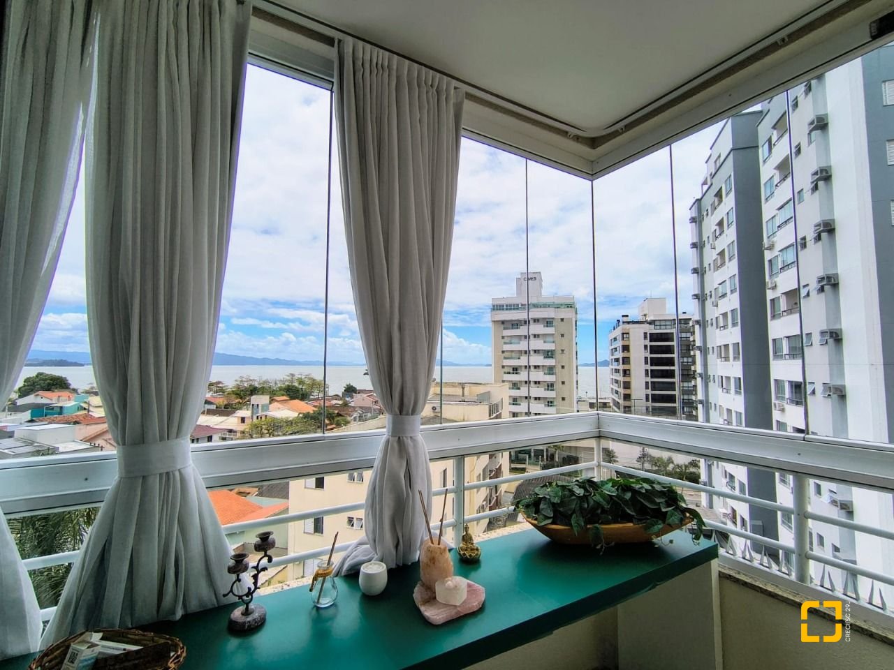 Apartamento com 120m², 5 quartos (sendo 1 suíte), 3 garagens, no bairro Balneário em Florianópolis