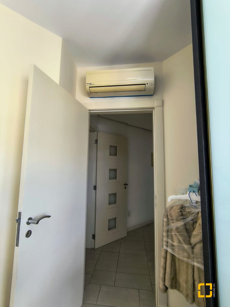Apartamento com 120m², 5 quartos (sendo 1 suíte), 3 garagens, no bairro Balneário em Florianópolis