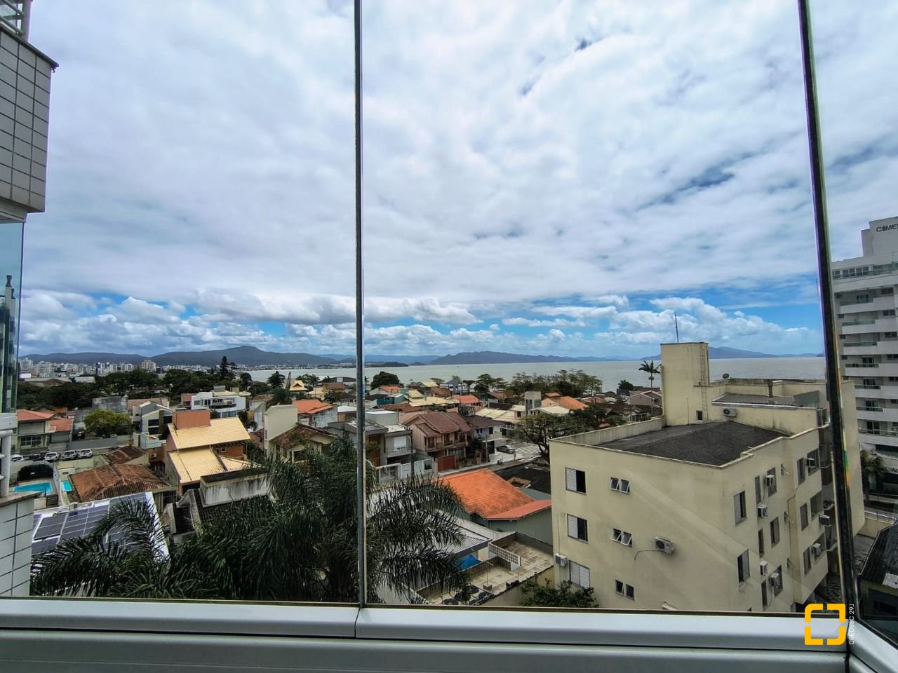 Apartamento com 120m², 5 quartos (sendo 1 suíte), 3 garagens, no bairro Balneário em Florianópolis