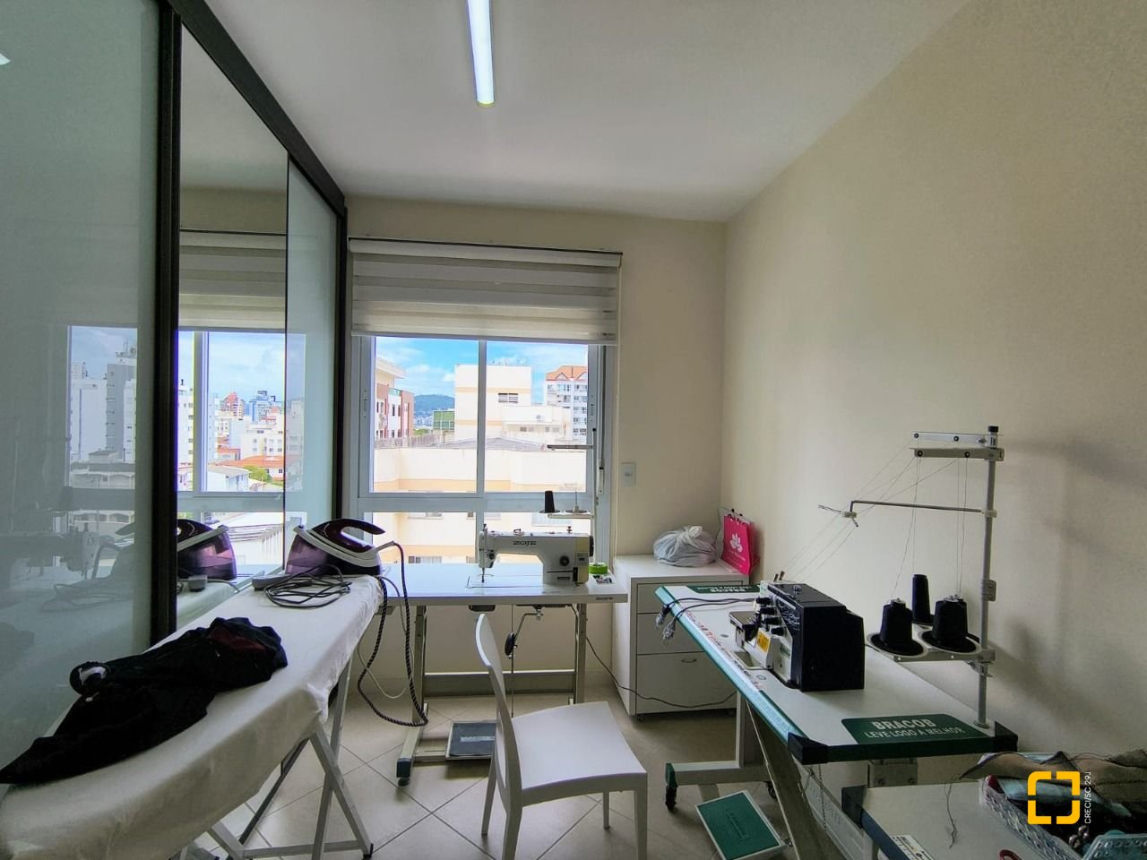 Apartamento com 120m², 5 quartos (sendo 1 suíte), 3 garagens, no bairro Balneário em Florianópolis