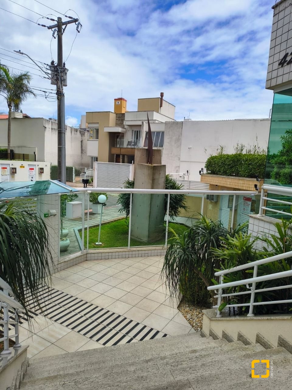 Apartamento com 120m², 5 quartos (sendo 1 suíte), 3 garagens, no bairro Balneário em Florianópolis