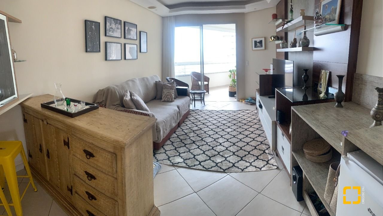 Apartamento com 120m², 5 quartos (sendo 1 suíte), 3 garagens, no bairro Balneário em Florianópolis