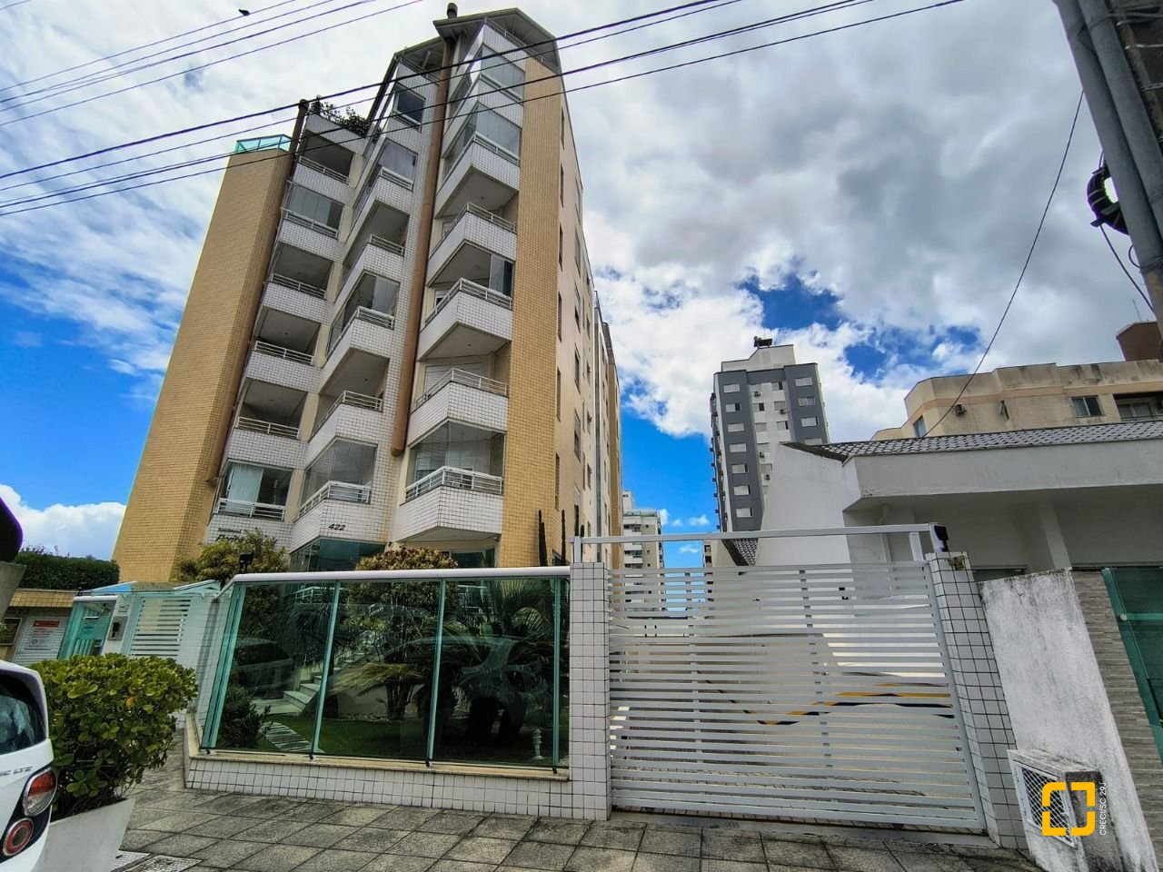 Apartamento com 120m², 5 quartos (sendo 1 suíte), 3 garagens, no bairro Balneário em Florianópolis