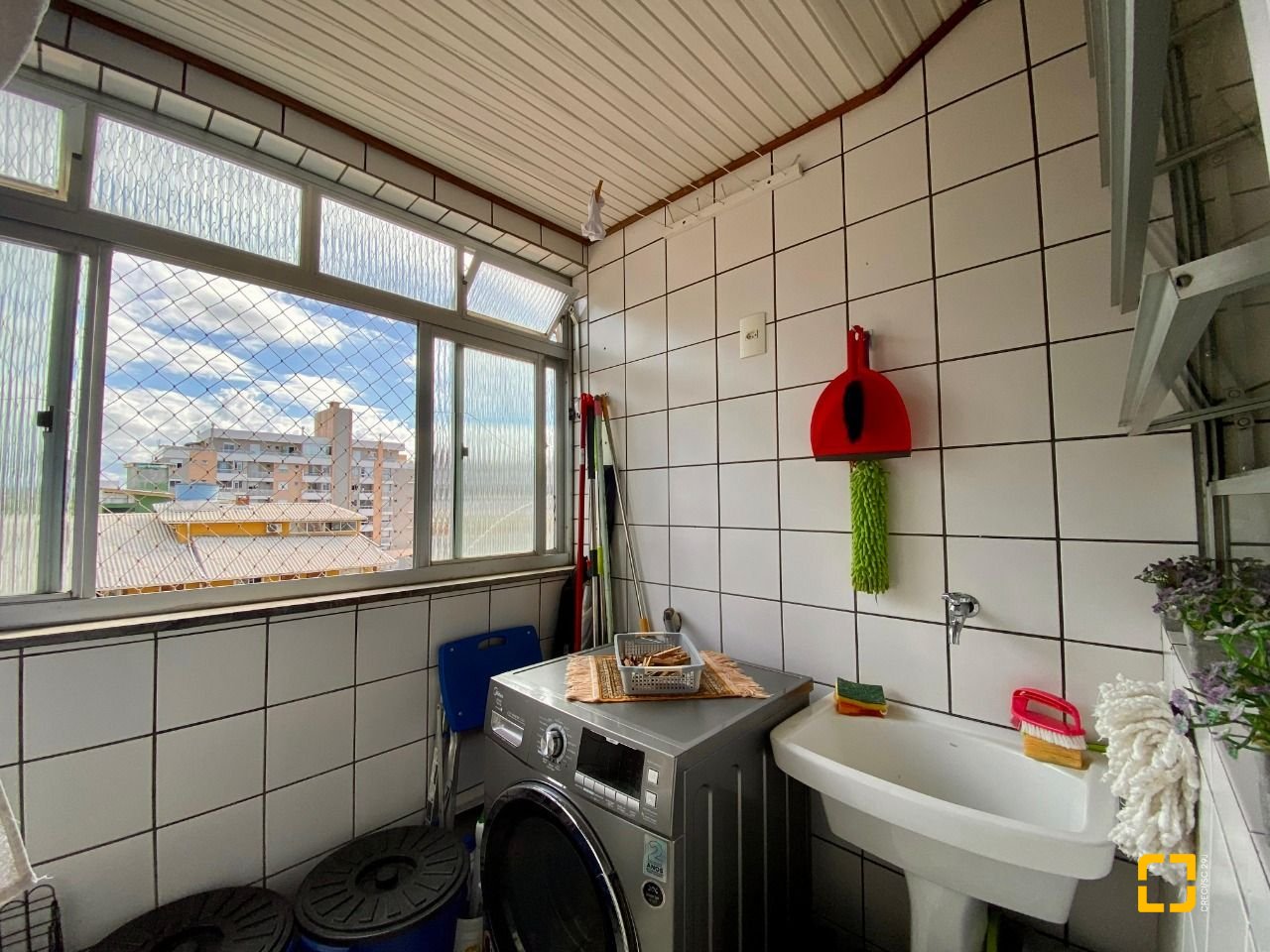 Apartamento com 61m², 2 quartos, 1 garagem, no bairro Pantanal em Florianópolis