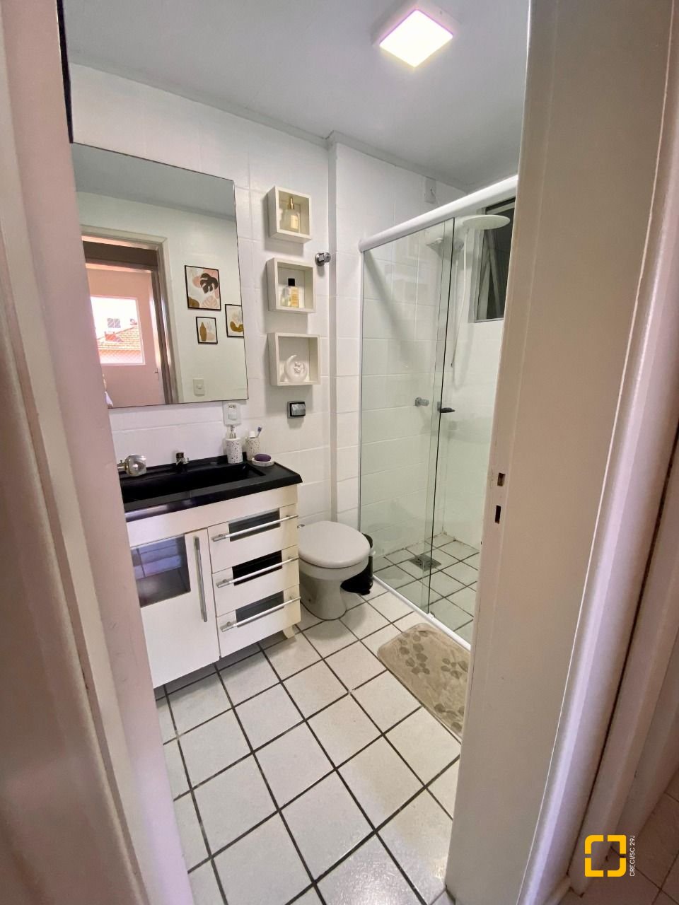 Apartamento com 61m², 2 quartos, 1 garagem, no bairro Pantanal em Florianópolis
