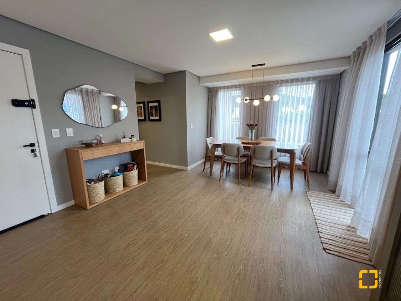 Cobertura com 137m², 4 quartos (sendo 4 suítes), 2 garagens, no bairro Jurerê em Florianópolis