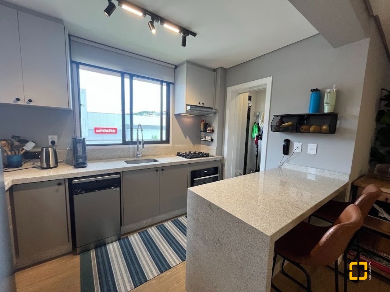 Cobertura com 137m², 4 quartos (sendo 4 suítes), 2 garagens, no bairro Jurerê em Florianópolis