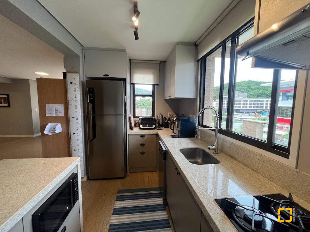 Cobertura com 137m², 4 quartos (sendo 4 suítes), 2 garagens, no bairro Jurerê em Florianópolis