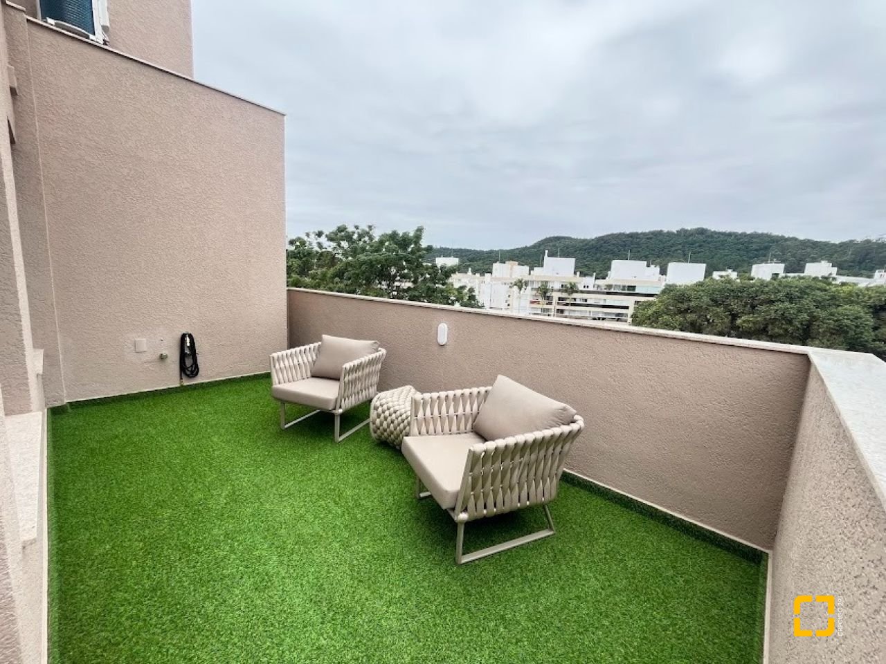 Cobertura com 137m², 4 quartos (sendo 4 suítes), 2 garagens, no bairro Jurerê em Florianópolis